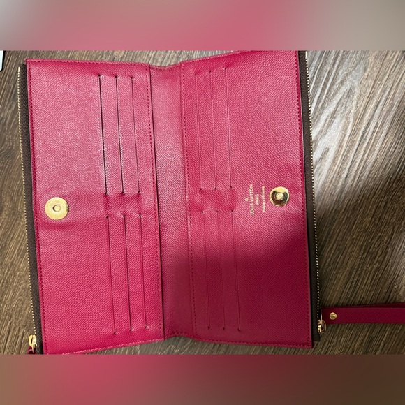 Louis Vuitton Monogram Wallet - Picture 3 of 7